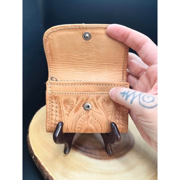 Vintage Handmade Floral Leather Wallet - Picture 4 of 7